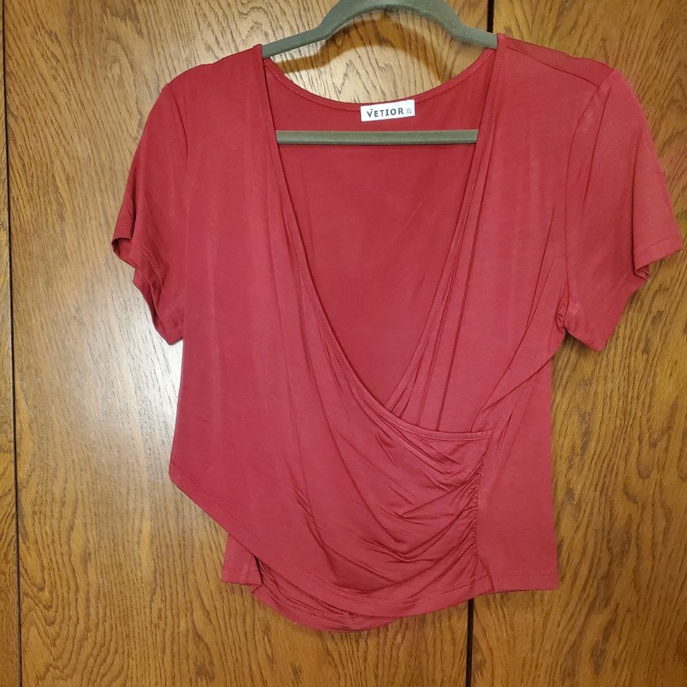 Vetior Crop Top